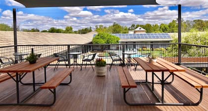 Townhouse Motel