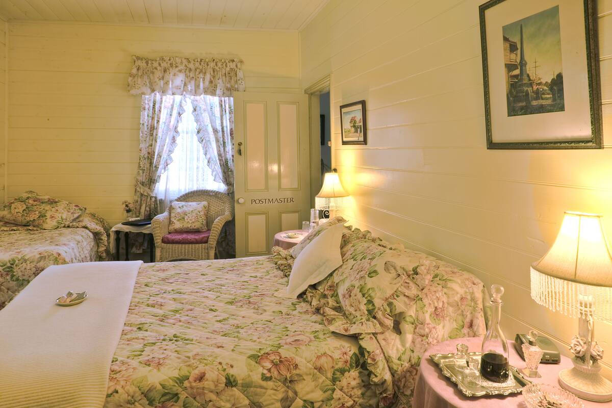 Standard Suite, 1 Bedroom, Non Smoking (Post Masters Queen Room) | Blackout drapes, iron/ironing board (on request), WiFi (free)