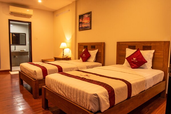 Superior Double or Twin Room, Balcony, River View