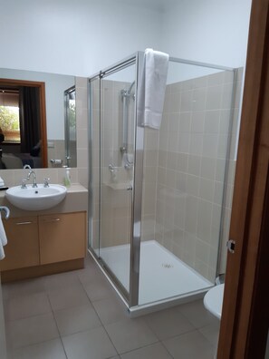 Executive Apartment, 3 Bedrooms, Ground Floor | Bathroom | Shower, hair dryer, towels, toilet paper - The Lakes Apartments (Lakes Entrance)