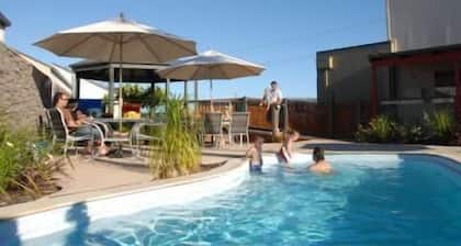 The Lakes Apartments