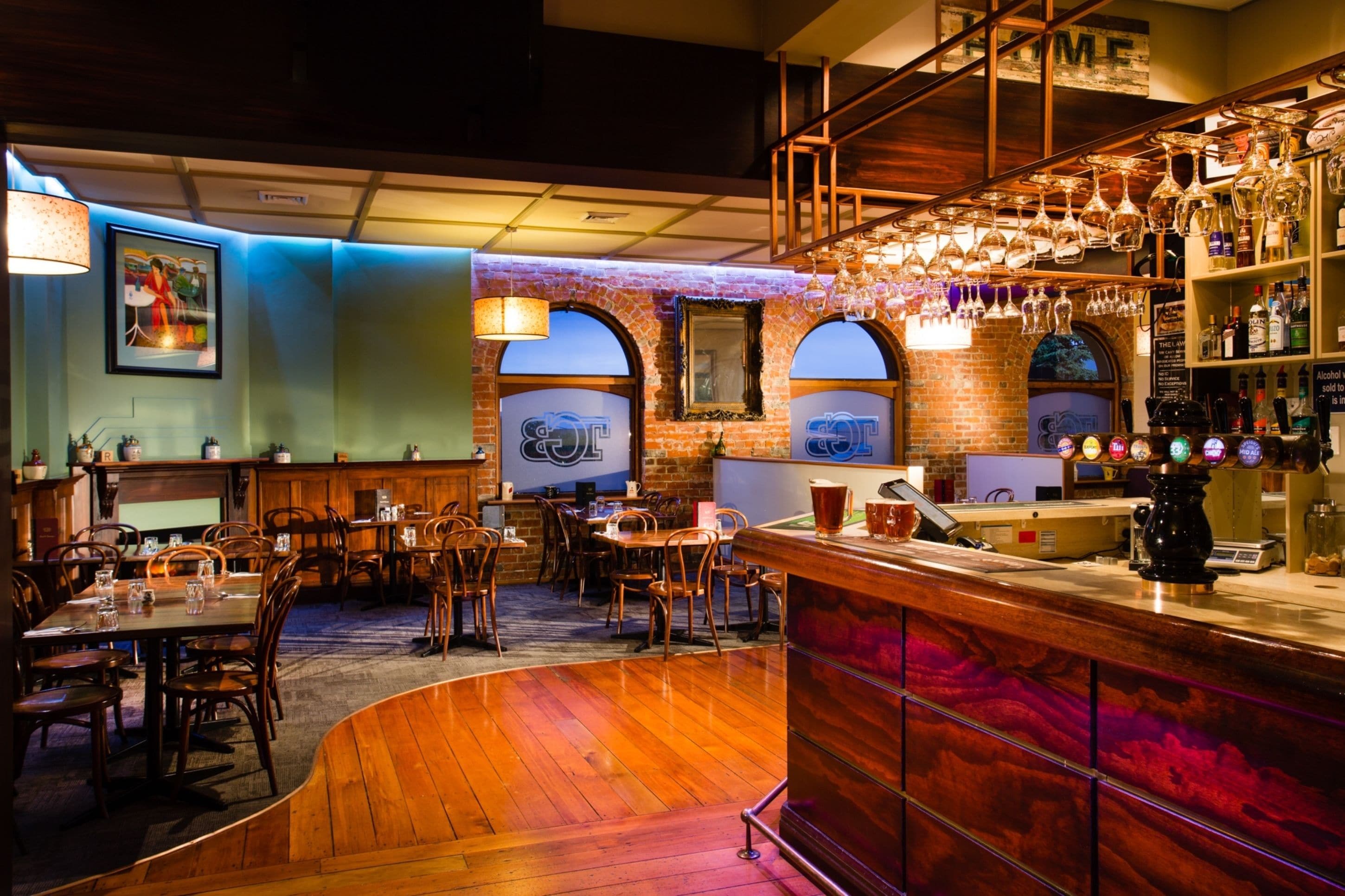 Aperto a colazione, pranzo e cena