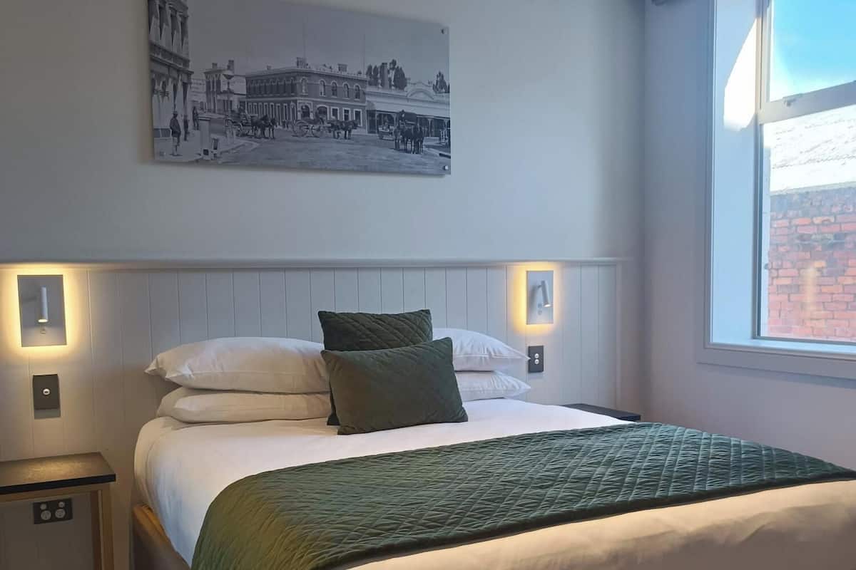 Economy Double Room | In-room safe, desk, iron/ironing board, free WiFi