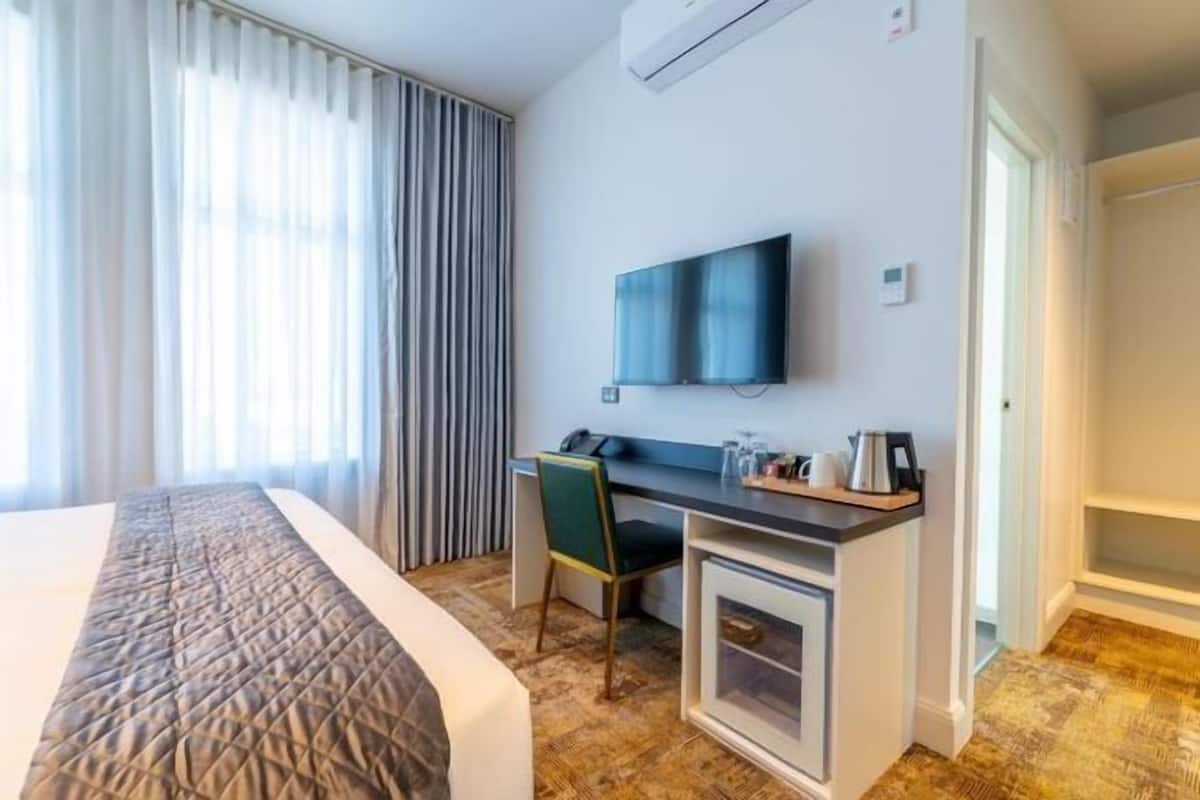 1 habitación y caja de seguridad en la habitación