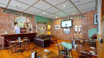 Breakfast, lunch and dinner served