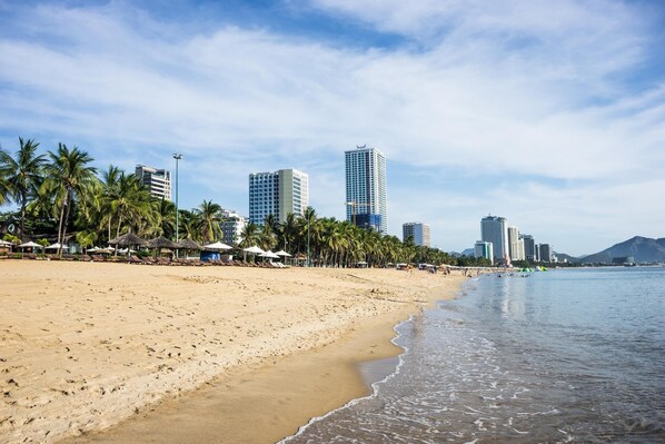 On the beach, white sand - Dang Ha Hotel (Da Nang)