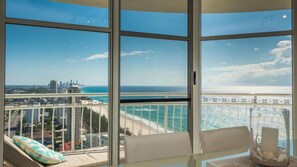 Executive-Penthouse, 3 Schlafzimmer | Wohnbereich | Fernseher, Videospielkonsole, DVD-Player