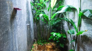 Deluxe Garden View Room | Bathroom - Dream Team Beach Resort (Ko Lanta)
