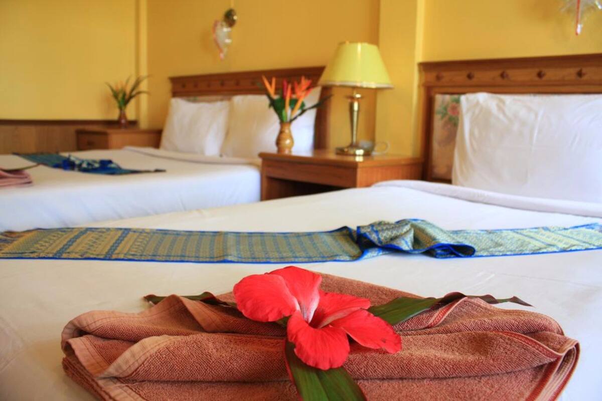 Deluxe Partial Seaview Room | Desk, blackout drapes, soundproofing, WiFi (free)