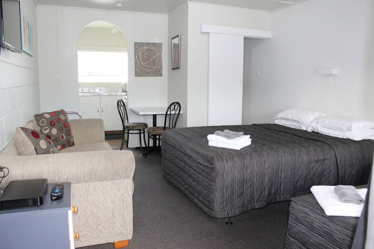Standard Room (Twin Room) | WiFi (free), bed sheets