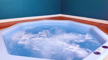 Indoor spa tub