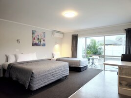 Accessible Unit | Individually decorated, desk, iron/ironing board, free WiFi