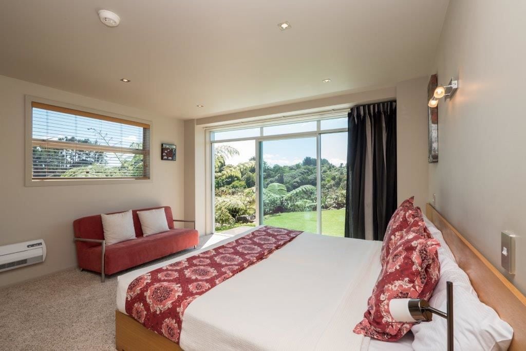 Individually furnished, soundproofing, free cots/infant beds, free WiFi