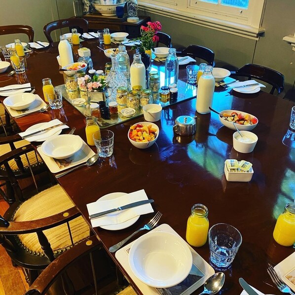 Free daily continental breakfast