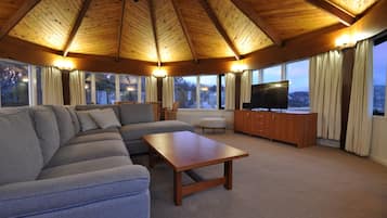 Tower Suite | Living room