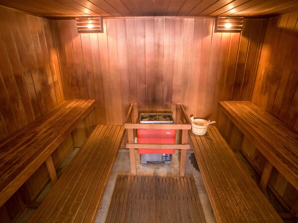 Sauna, Massage- und Behandlungsräume