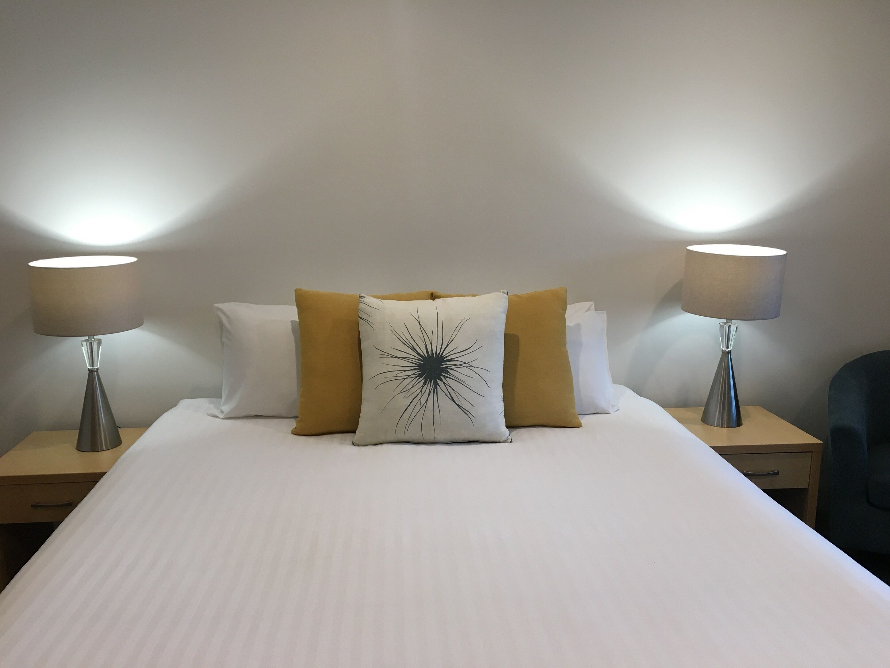 deluxe room, mountain view, slope side | 1 bedroom, iron/ironing board, free wifi, bed sheets