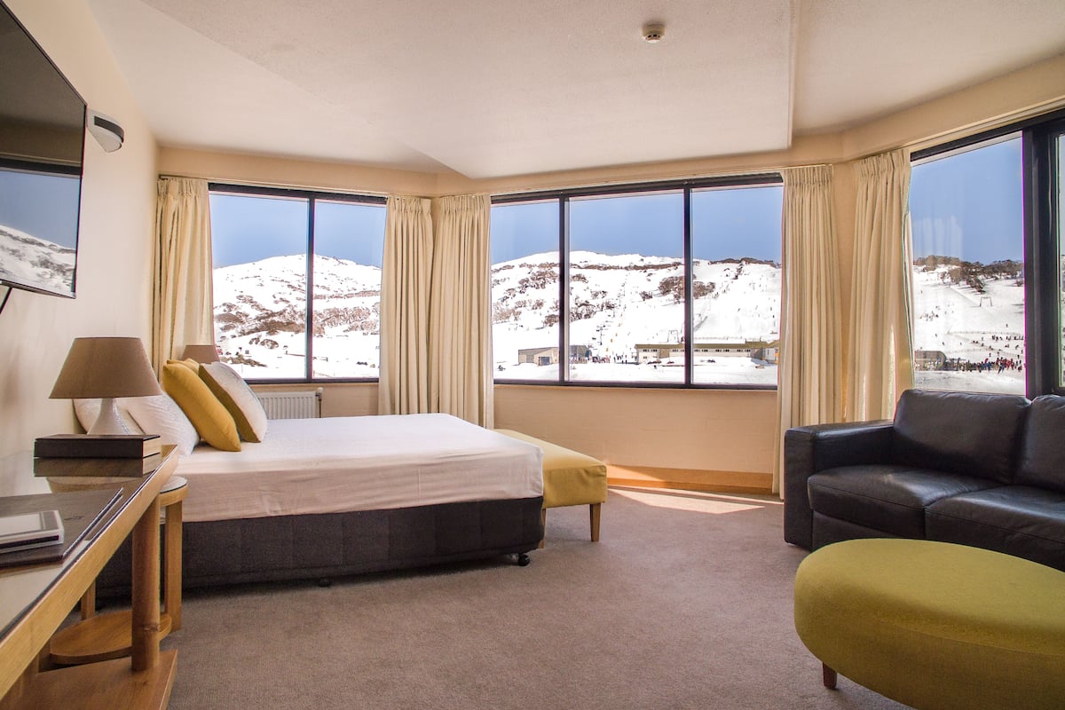 executive suite, 2 bedrooms | resort view