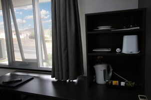 Refrigerador, tetera/pava eléctrica