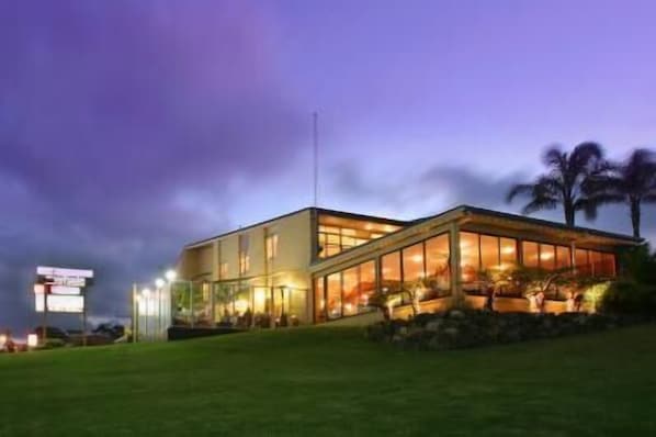Exterior - Whale Motor Inn and Restaurant (Narooma)