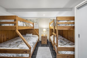 Families Suite 3 Bedroom Bush House