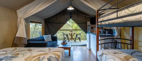 Tente Deluxe, 1 chambre, non-fumeur, cuisinette (for 2 years old and above) | Terrasse/patio