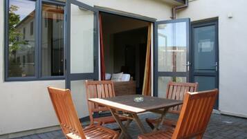 Apartment, 2 Bedrooms (Spa) | Desk, iron/ironing board, WiFi, bed sheets