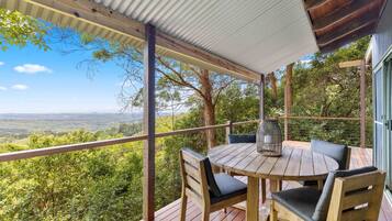 開放式客房 (Require all wheel drive car to access) | 露台/庭院