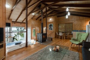1 Bedroom Treehouse | Living area | TV, fireplace, DVD player - Treetops Seaview Montville (Montville)