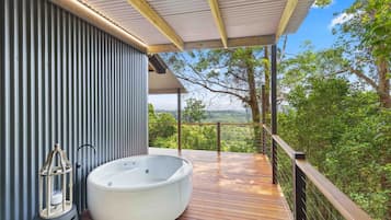 The Studio Treehouse (Require all wheel drive car to access) | Terrace/patio