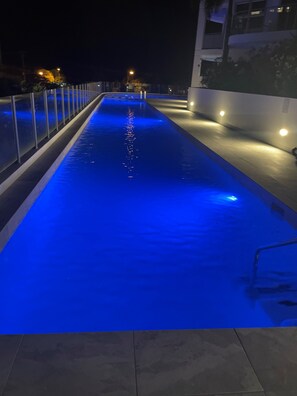 2 outdoor pools