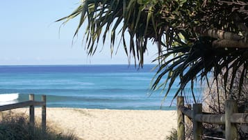 2 piscinas al aire libre, sombrillas, sillones reclinables de piscina