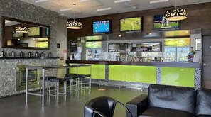 2 bars/lounges - The Elimatta Hotel (Devonport)