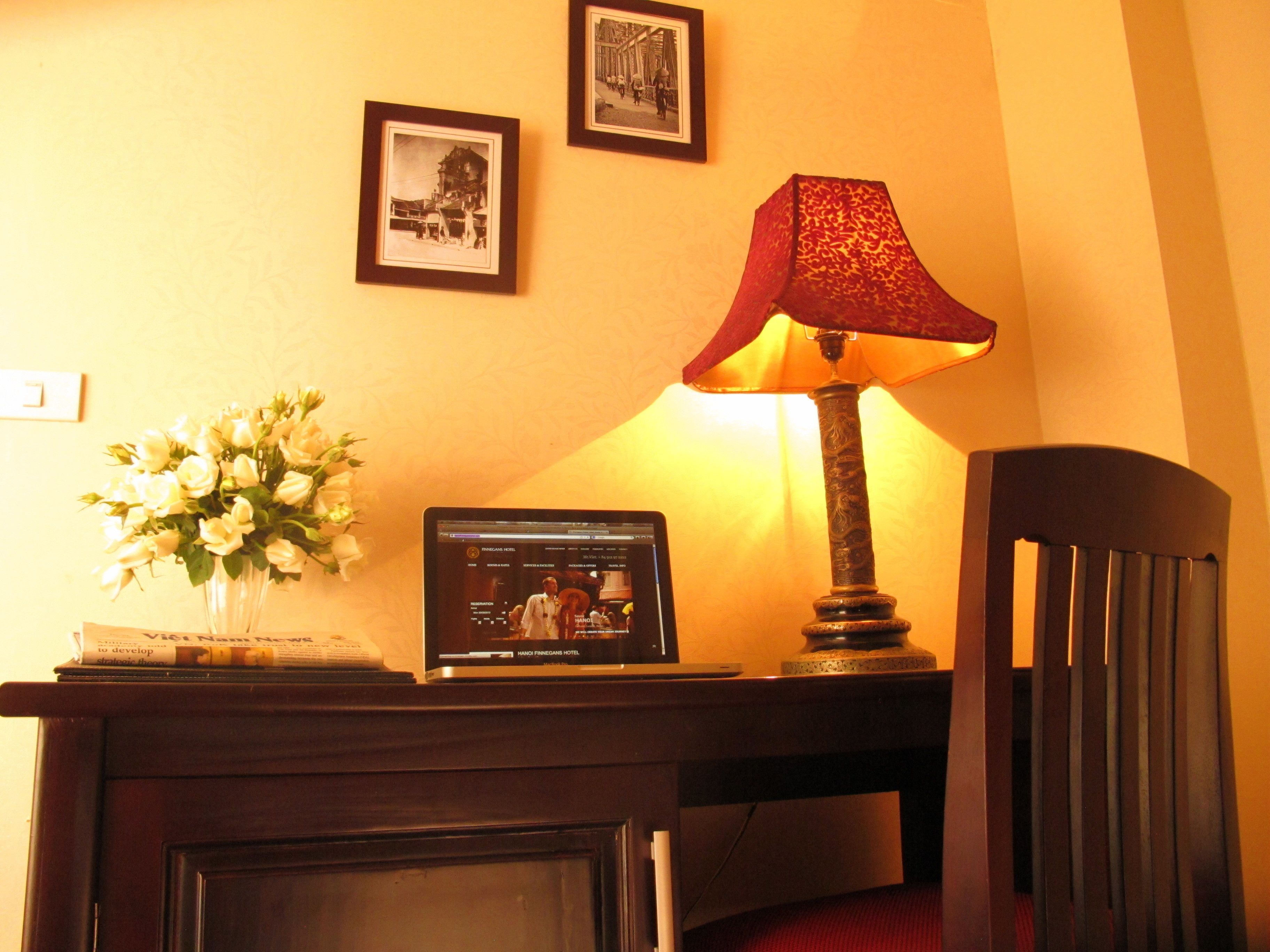 superior twin room | in-room business centre