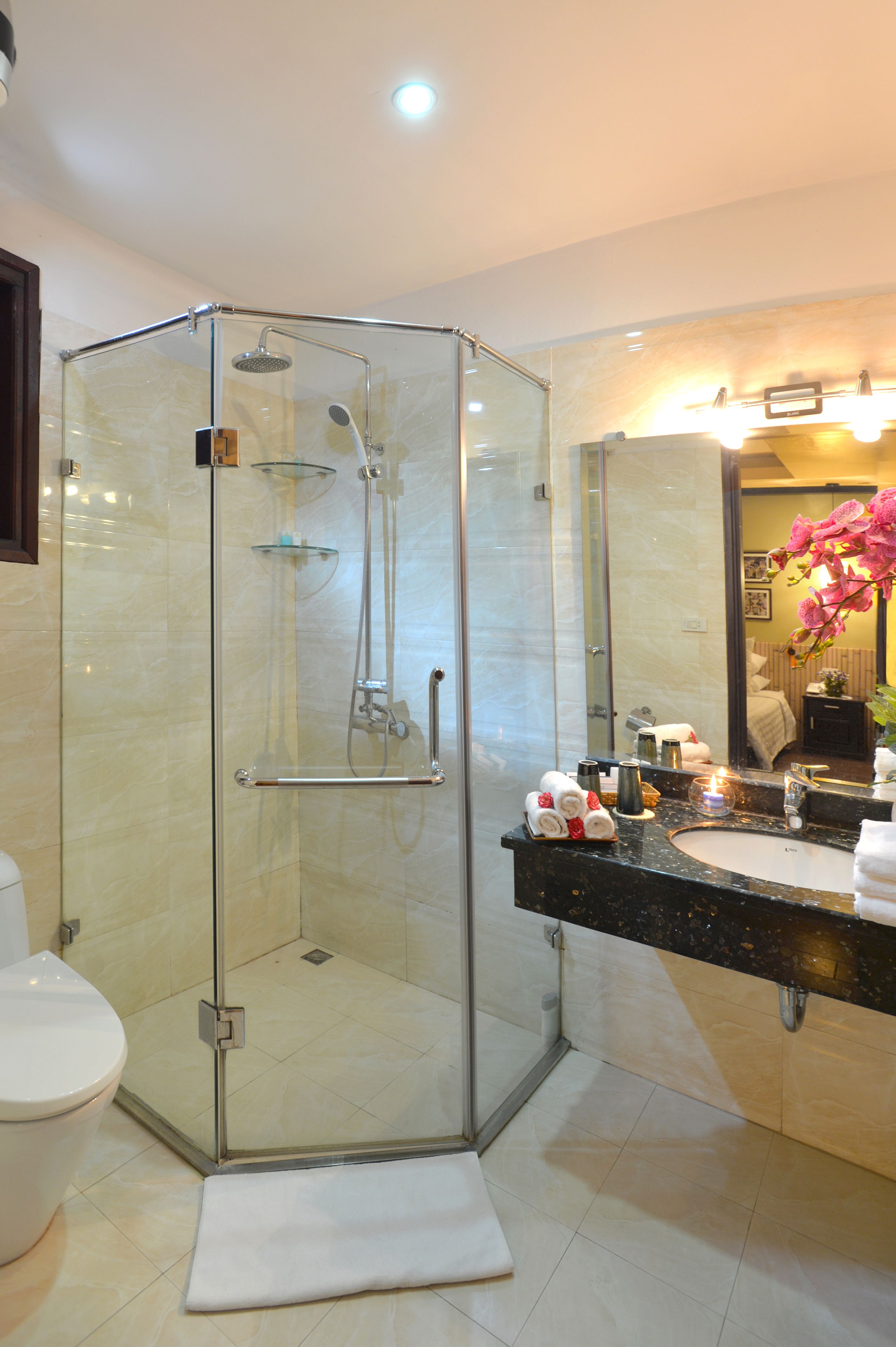 shower, free toiletries, hair dryer, slippers