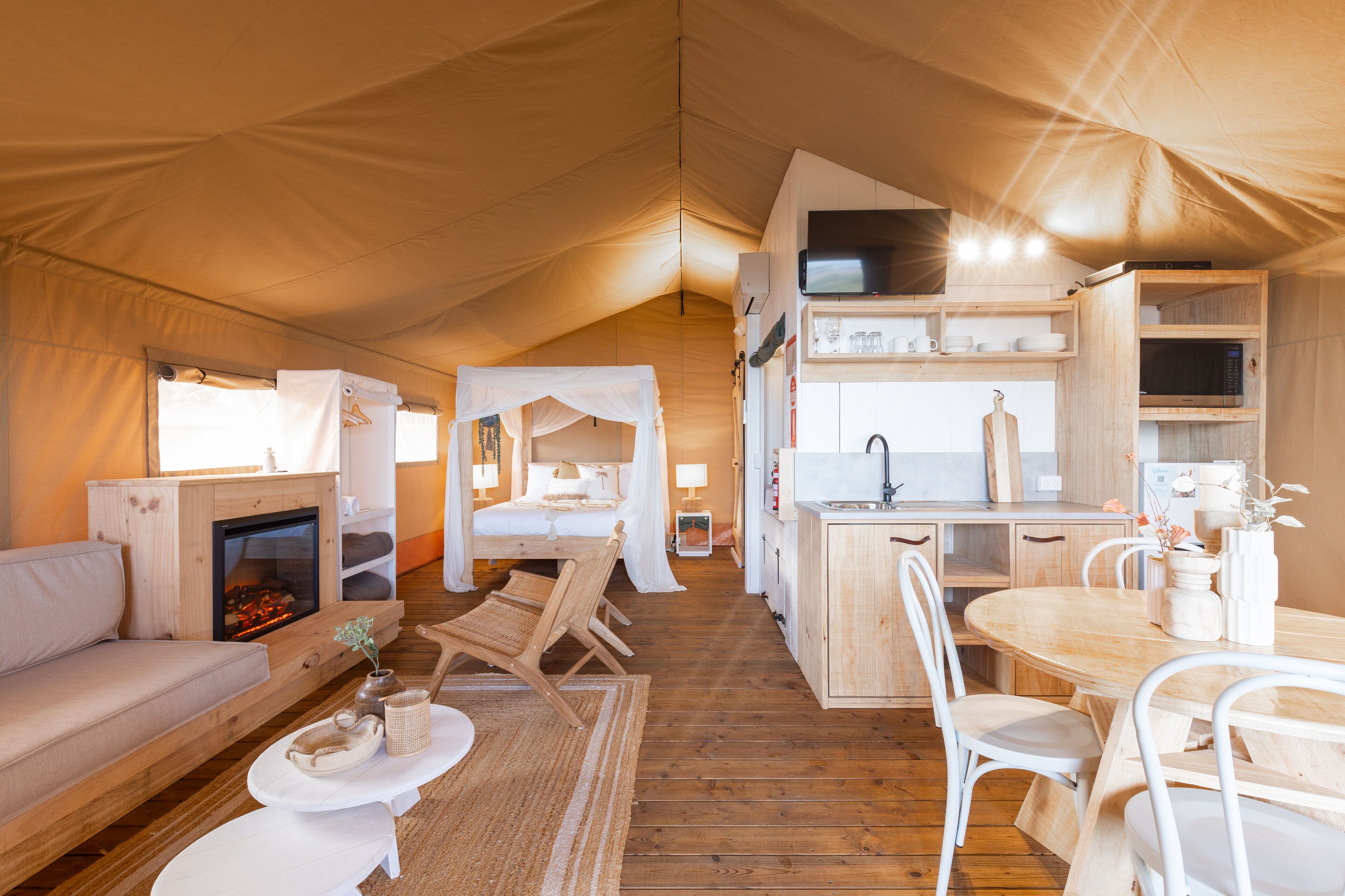 Tent | Living area | Flat-screen TV, DVD player