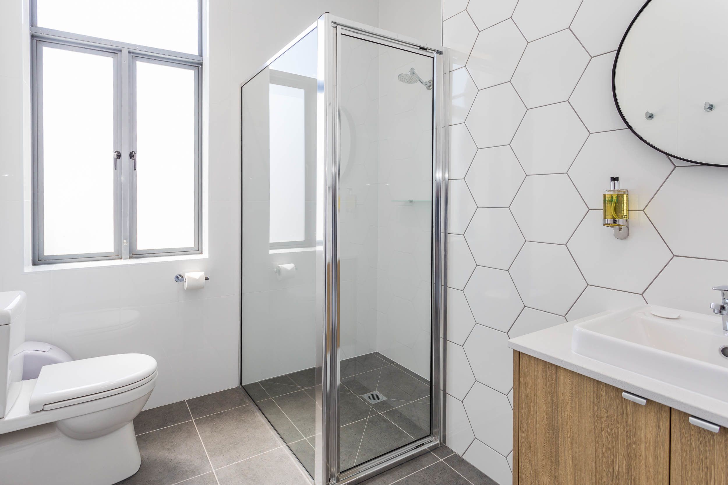 Queen Room | Bathroom | Shower, hair dryer, towels