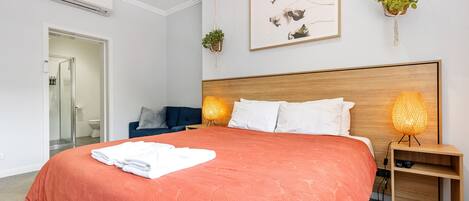 Executive-Studiosuite, 1 King-Bett, Küche, Stadtblick | Hochwertige Bettwaren, Pillowtop-Betten, individuell dekoriert