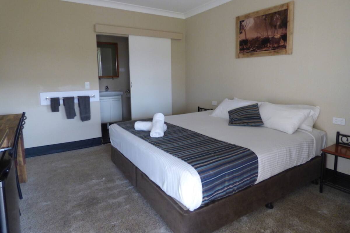 Pillowtop beds, free WiFi, bed sheets