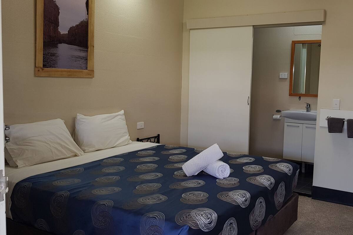 Pillowtop beds, free WiFi, bed sheets