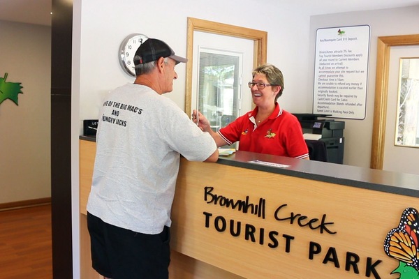 Mostrador para check-in y check-out