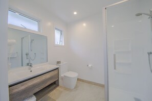 Free toiletries, hair dryer, towels - Sylvia Park Motel (Auckland)