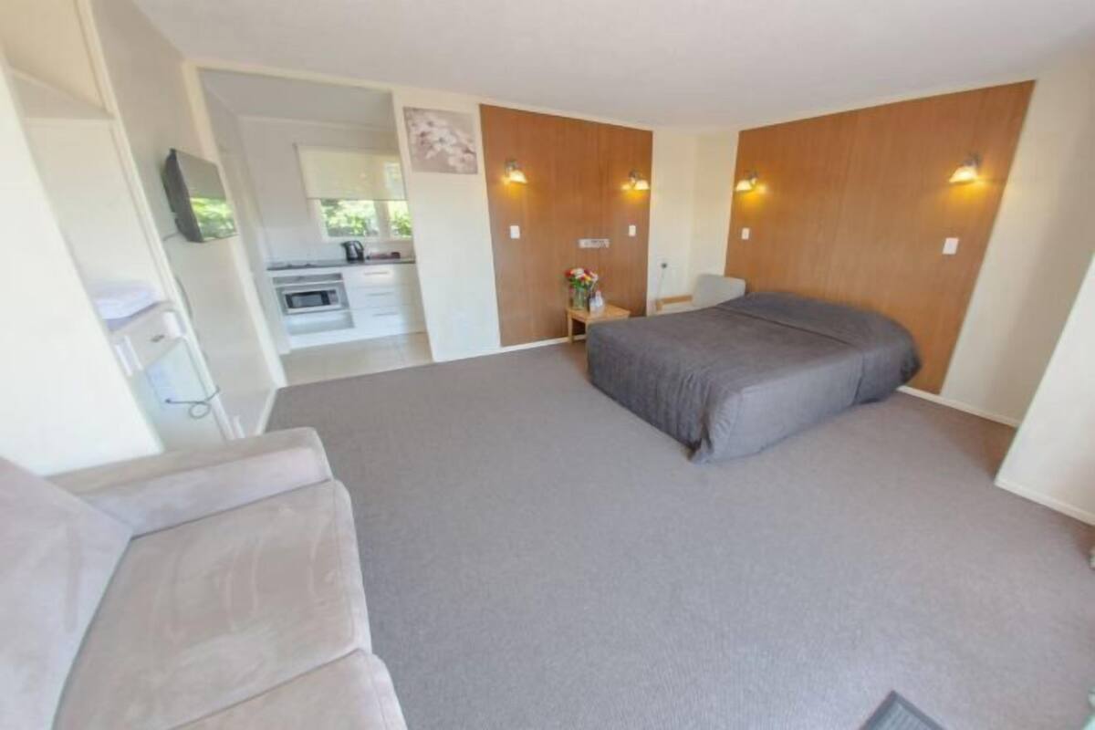 In-room safe, soundproofing, iron/ironing board (on request)