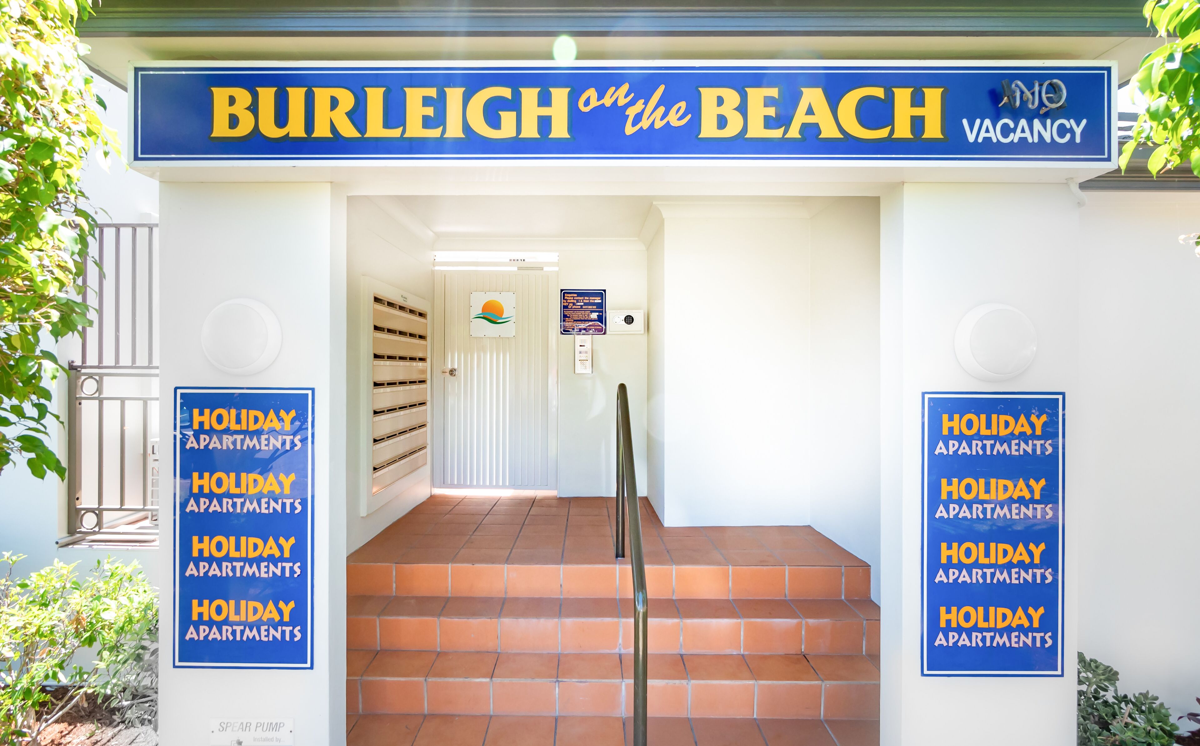 Burleigh on the Beach Holiday Apartments — image 30