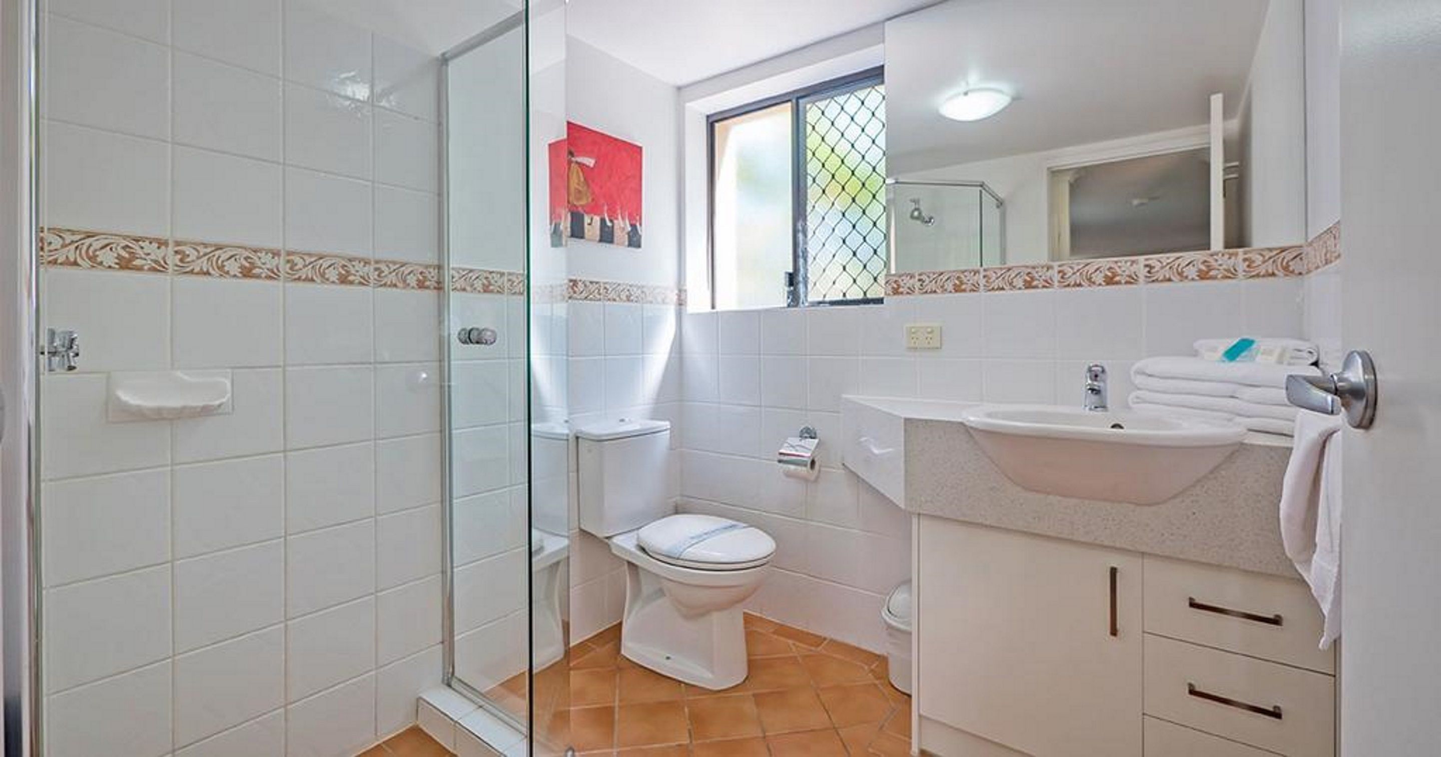 Burleigh on the Beach Holiday Apartments — image 13