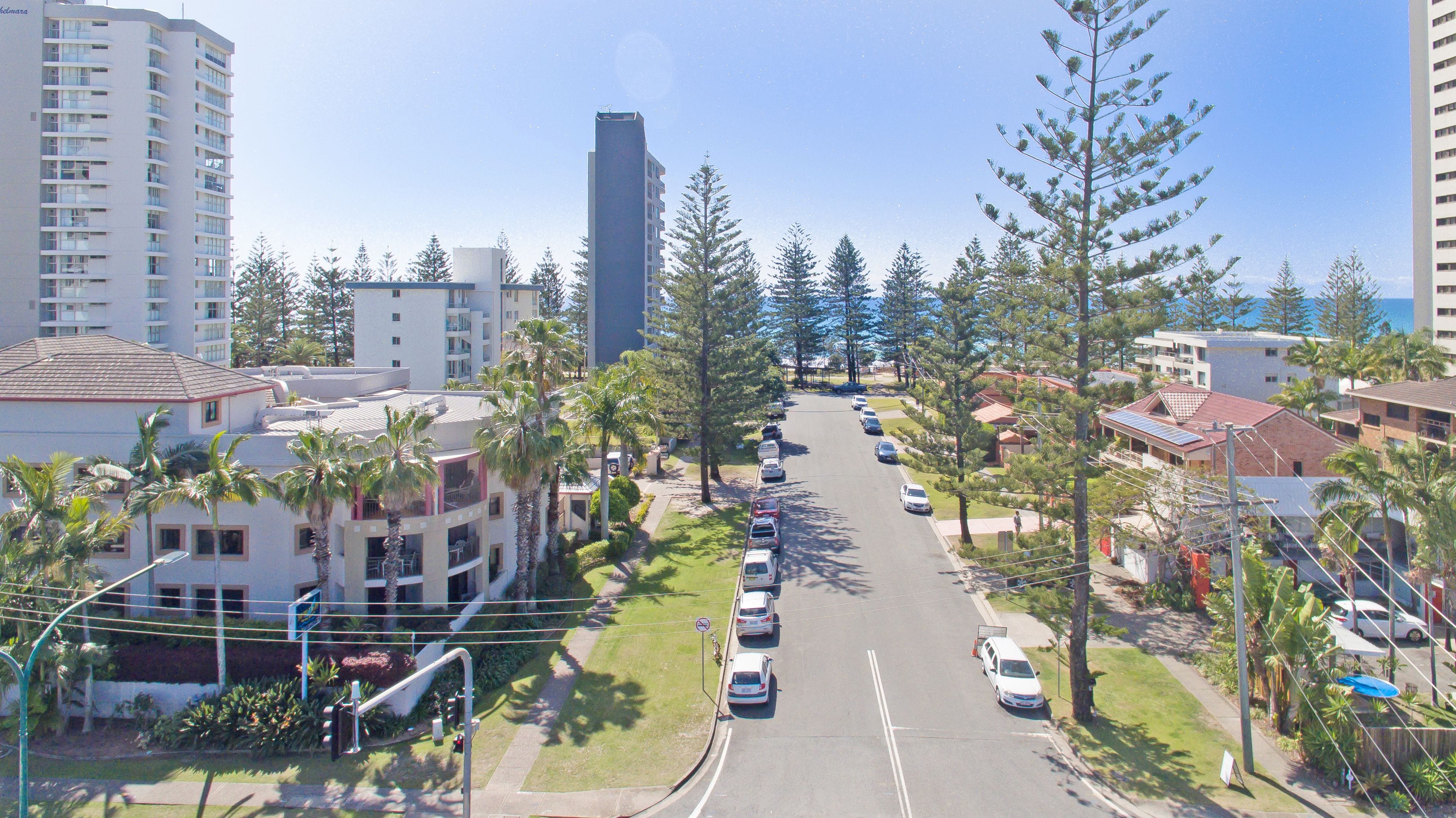 Burleigh on the Beach Holiday Apartments — image 24