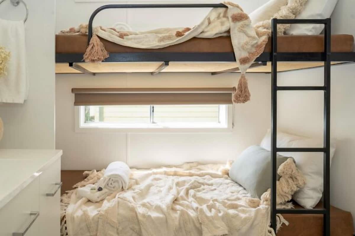 Budget Ensuite Cabin - 4B - Pet Friendly
