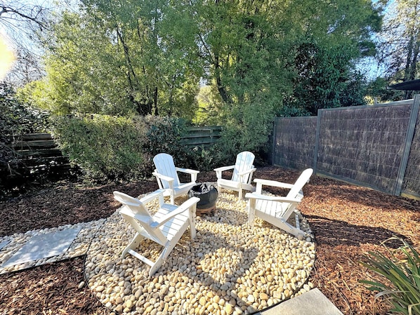 Holiday House (4BR) | Terrace/patio