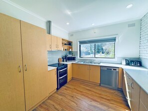 Holiday House (4BR) | Private kitchen