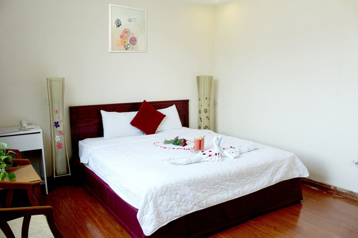 Down comforters, minibar, desk, blackout drapes